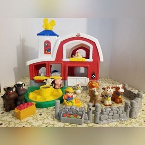 Vintage Fisher Price Little People Barn Farm Playset Animals